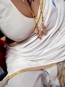 Snapshot of Tamil_Rathi chatting on February 2025 08:17:02 PM Tamil Rathi online show from February 2025 08:17:02 PM