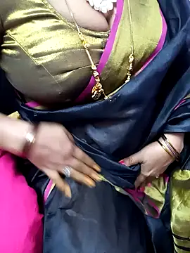 Snapshot of Tamil_Rathi chatting on February 2025 06:48:01 PM Tamil Rathi online show from February 2025 06:48:01 PM