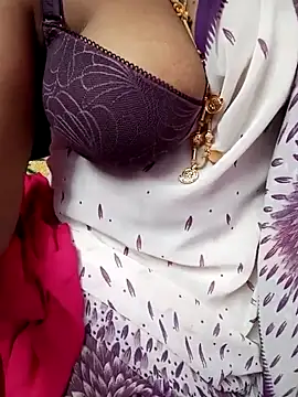 Snapshot of Tamil_Rathi chatting on February 2025 01:27:01 PM Tamil Rathi online show from February 2025 01:27:01 PM