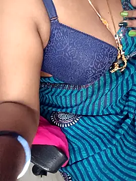 Snapshot of Tamil_Rathi chatting on February 2025 03:10:02 AM Tamil Rathi online show from February 2025 03:10:02 AM