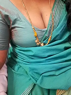 Snapshot of Tamil_Rathi chatting on September 2025 03:47:01 PM Tamil Rathi online show from September 2025 03:47:01 PM