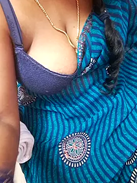 Snapshot of Tamil_Rathi chatting on September 2025 09:19:02 PM Tamil Rathi online show from September 2025 09:19:02 PM