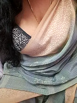 Snapshot of Tamil_Rathi chatting on September 2025 05:40:01 PM Tamil Rathi online show from September 2025 05:40:01 PM