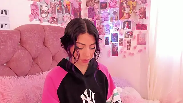 natalie jaensen online show from December 2024 10:10:02 PM