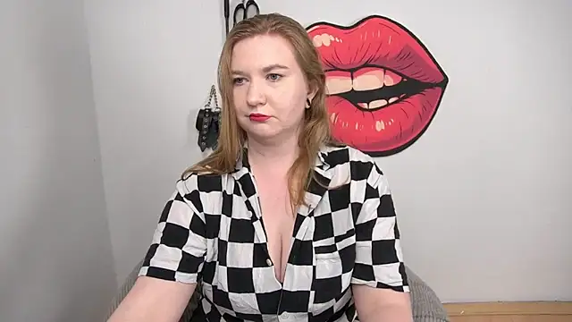 Snapshot of LaraDream chatting on November 2025 04:29:01 PM LaraDream online show from November 2025 04:29:01 PM