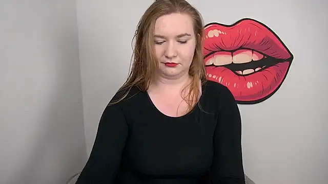 Snapshot of LaraDream chatting on November 2025 04:14:02 PM LaraDream online show from November 2025 04:14:02 PM