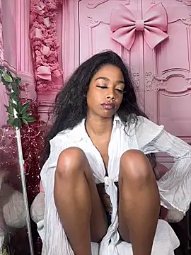 Snapshot of mismialove chatting on December 2025 11:54:01 PM mismialove online show from December 2025 11:54:01 PM