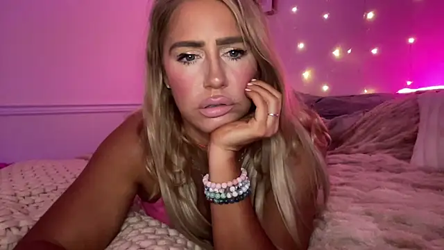 Snapshot of Fitnessbabe69 chatting on November 2025 08:42:01 AM Fitnessbabe69 online show from November 2025 08:42:01 AM