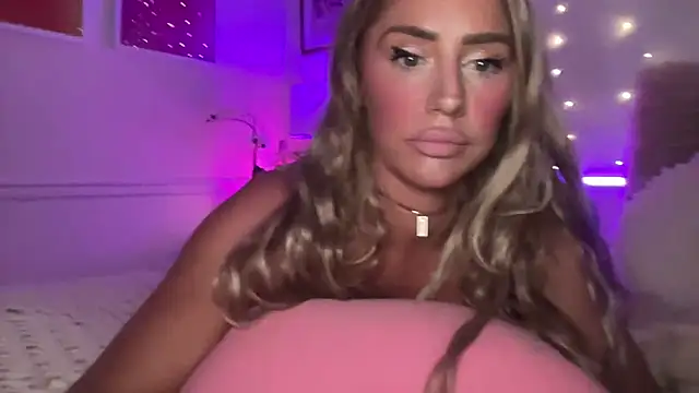 Snapshot of Fitnessbabe69 chatting on July 2026 09:03:01 AM Fitnessbabe69 online show from July 2026 09:03:01 AM